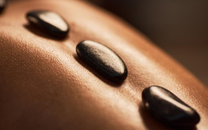 Hotstone massage 50 min.