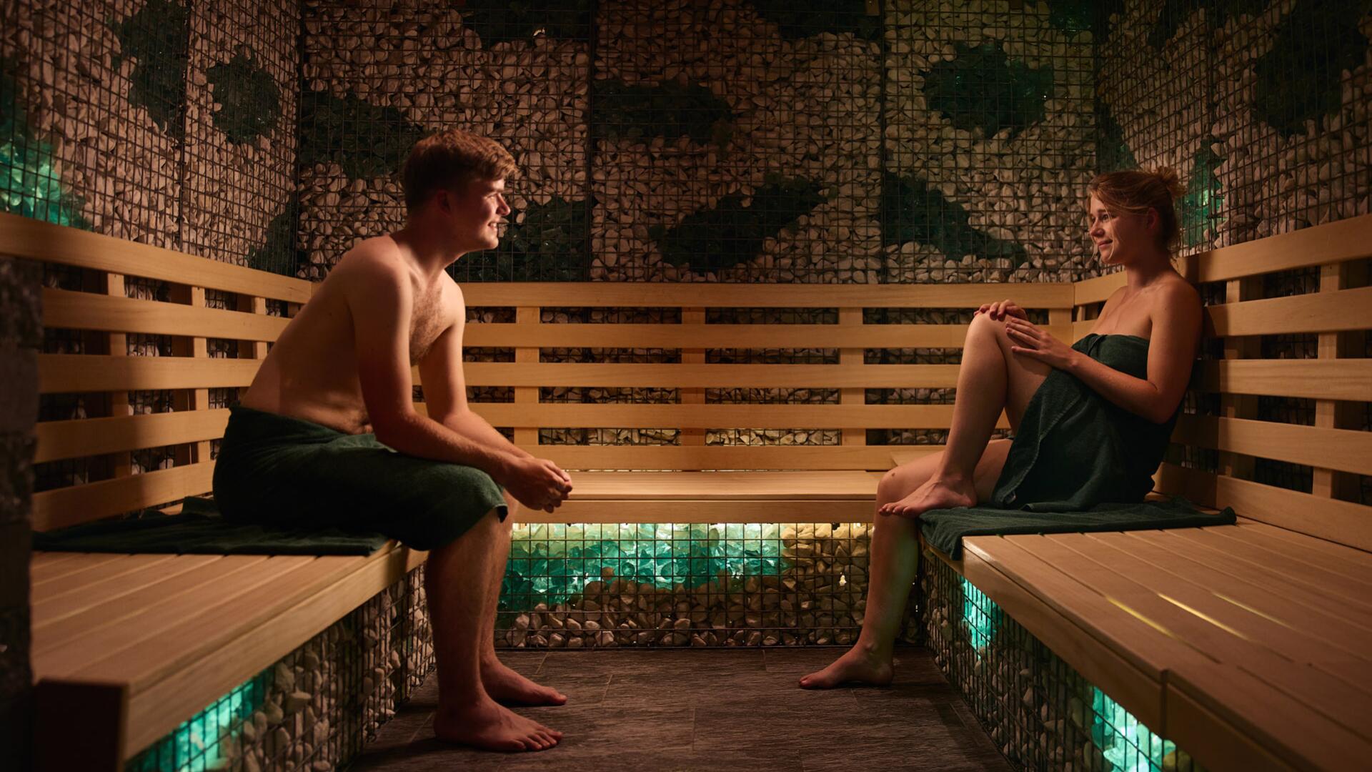 Gasten in sauna bij Thermen Barendrecht